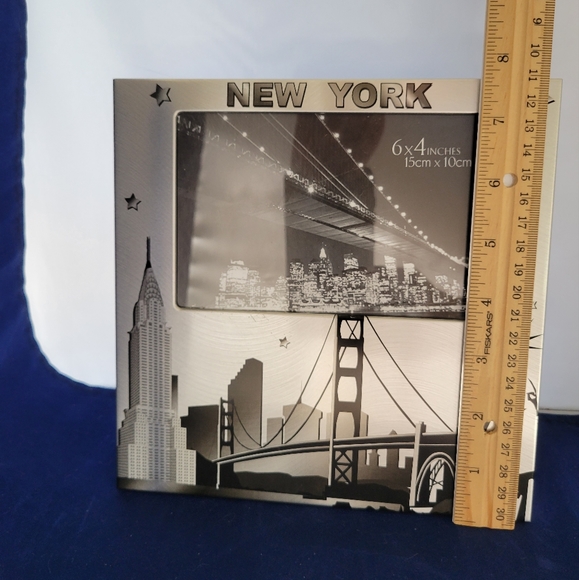 Metal Silver and Black New York Picture Frame 6in×4in All Occasion Unisex - Picture 7 of 7